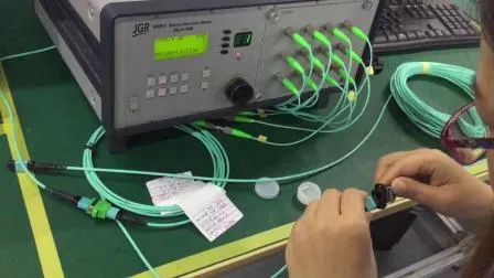 MPO-Singlemode-Multimode-Glasfaser-Patchkabelbaugruppen für Datenzentren mit hoher Übertragungsdichte